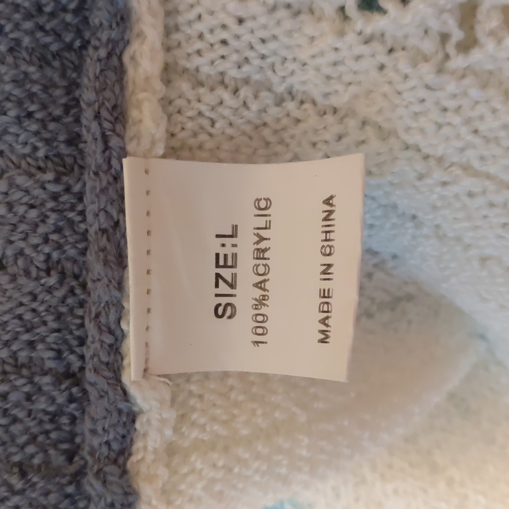 Colorblock Sweater - Picture 8 of 8